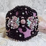 Bracelet Marquise manchette cr&eacute;&eacute; avec dentelle ancienne, rondes nacr&eacute;es, poires facett&eacute;es et perles Cristal Swarovski